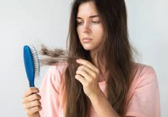 50٪ من النساء فوق سن 40 لديهن تغيرات في صحة شعرهن