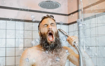 الاستحمام بالماء البارد: سرّ النشاط الفوري وتعافي العضلات بعد التمرين