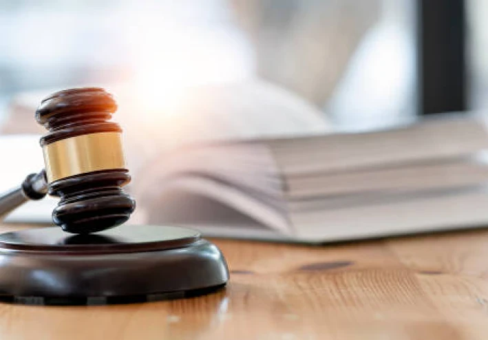 أهم 5 نصائح قانونية يجب معرفتها قبل توقيع أي عقد بيع أو إيجار