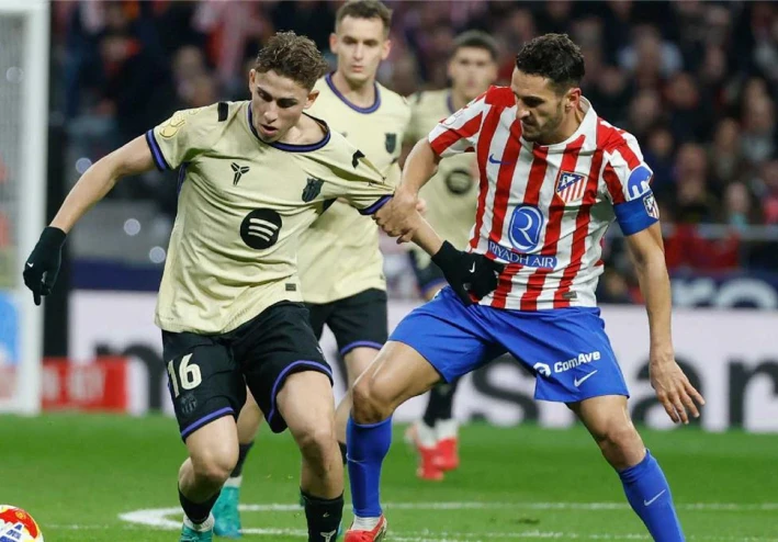 برشلونة يعلن تقدمه بشكوى رسمية إلى الاتحاد الإسباني لكرة القدم، بشأن حكم مباراة أتلتيكو مدريد، إلى جانب حكم تقنية الفار