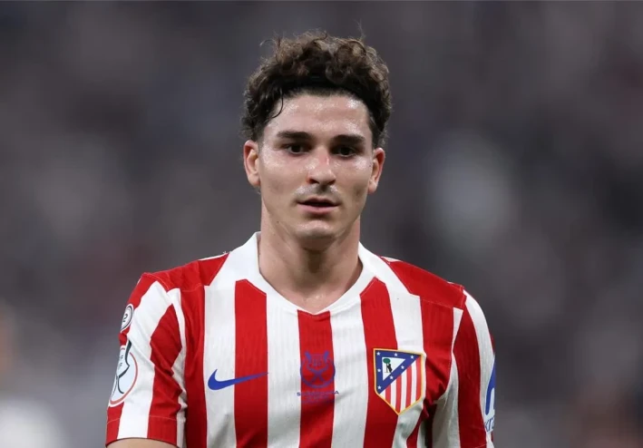 الفاريز يثير غضب الارجنتيين بسبب حركة غير متعمدة