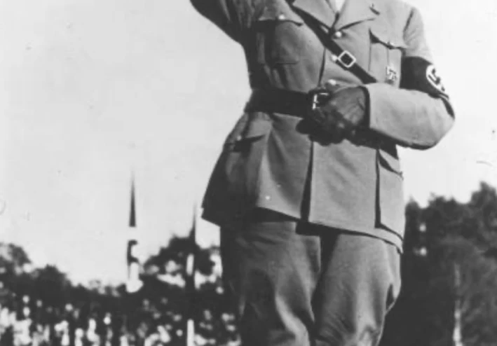 عندما تبتلع الأيديولوجيا العقل البشري