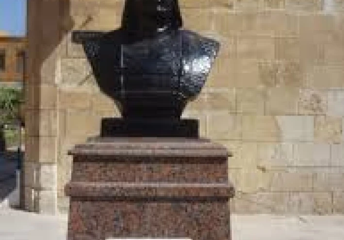 السلطان الظاهر بيبرس: مؤسس الدولة المملوكية الجديدة وصانع التحول في ميزان القوى