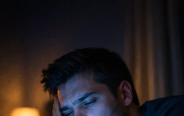 هل الريلز والشورت يهددان صحتك النفسية؟ اكتشف تأثيرها على النوم، الانتباه، والعلاقات الاجتماعية!