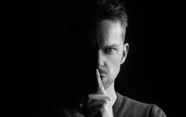 ازاي اعرف الشخص النرجسي وازاي اتعامل معاه 