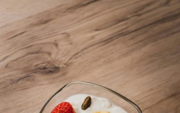 كيمياء السكون: كيف تحول وجبة العشاء إلى "مهندس صيانة" لترميم جسمك أثناء النوم؟