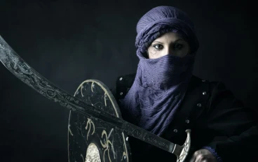 غزالة الشيبانية: امرأة السيف والتمرّد في العصر الأموي