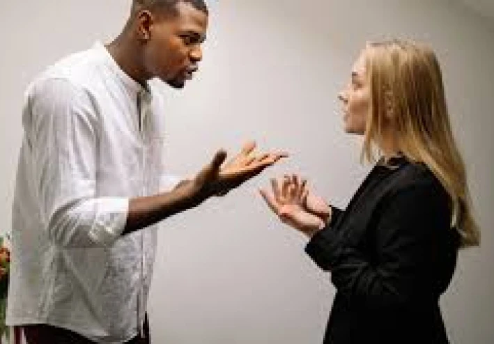 اكتشف ما إذا كنت مع شخص عدواني سلبي وتعلم وضع قيود على تلك العلاقة