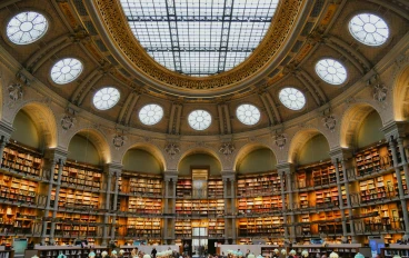 الموديانية: باتريك موديانو وهندسة الذاكرة في الرواية الفرنسية الحديثة