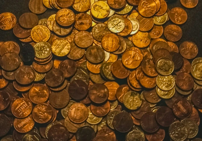 الاستقلال النقدي في العصر الأموي: من التبعية البيزنطية إلى الهوية العربية