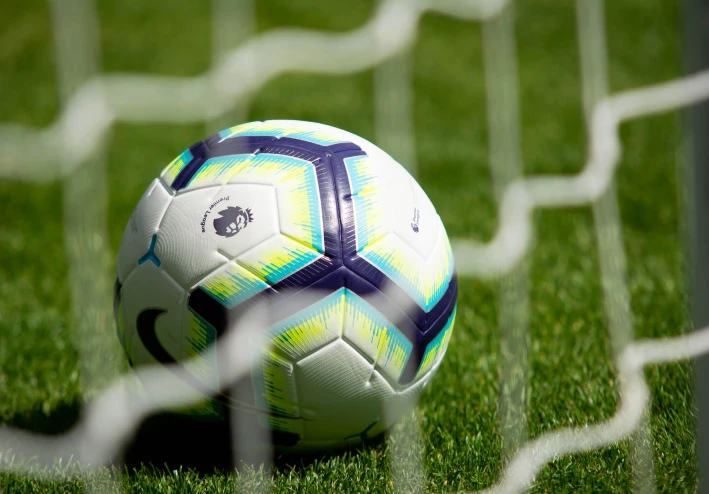 السيتي أمام فرصة ذهبية لتضييق الخناق على أرسنال.