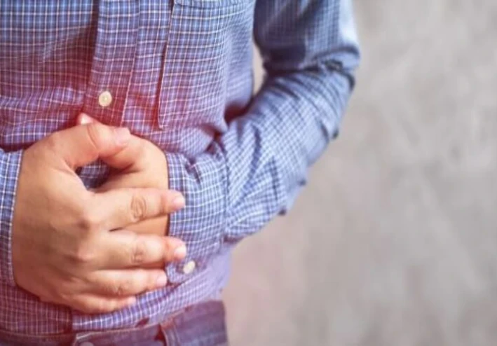 الشعور بالانتفاخ ليس مرادفا للإصابة بالتهاب مزمن منخفض الدرجة ، على الرغم من أنه يمكن أن يكون علامة