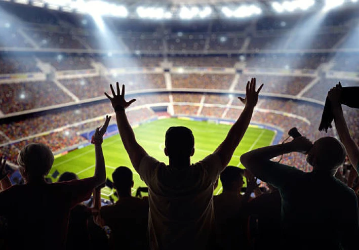 لماذا تُعد كرة القدم الرياضة الأكثر شعبية في العالم؟