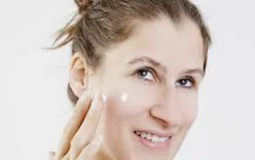 الشيخوخة العاطفية: عندما تحتاج بشرتك إلى استراحة أيضا