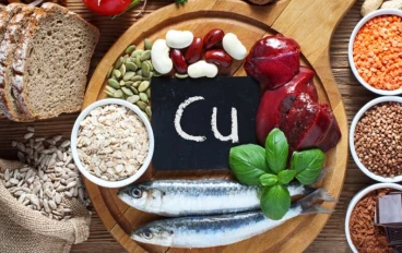 النحاس يتحدى الريتينول: منافس فعال وهادئ للتجاعيد الناضجة