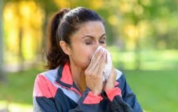  لماذا أصاب بنزلات البرد أكثر كلما تدربت أكثر؟ هل الرياضة دائمًا تعني صحة أفضل؟