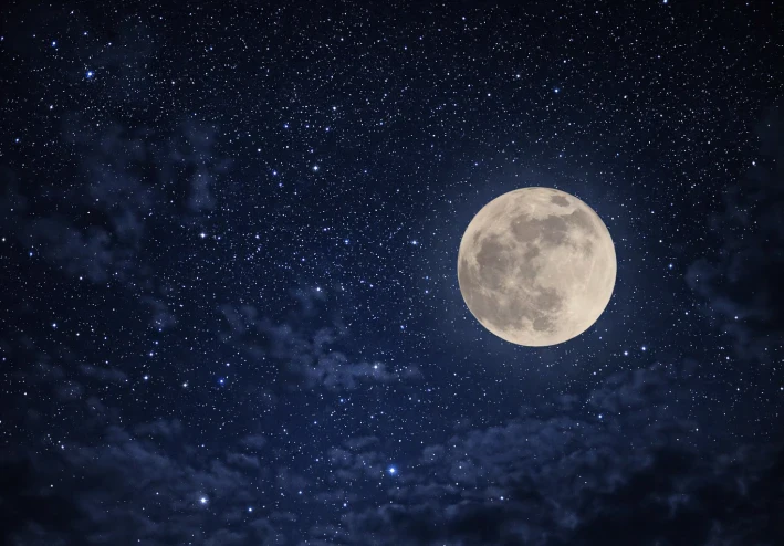 ماذا لو اختفى القمر من السماء فجأة؟ سيناريو قد يغير كوكب الأرض بالكامل!