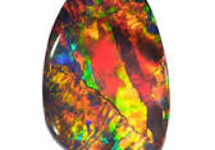 الأوبال (حجر النار): الجمال المتوهّج وأسراره العميقة