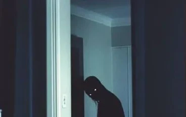 رواية ظلّ البيت الأخير 