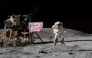 هل فعلا استطعنا الهبوط على سطح القمر؟