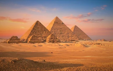 قصة بناء الأهرامات: انظر كيف علّمنا التاريخ قوة الإرادة والعمل