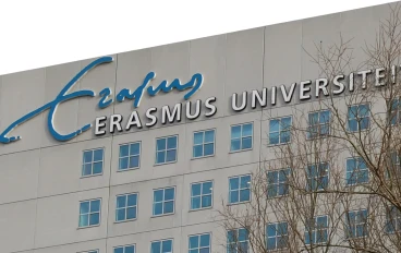 إراسموس روتردام: قصة رائد النزعة الإنسانية الذي مهد لعصر النهضة.