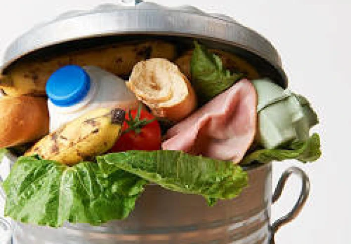 إهدار الطعام… مشكلة عالمية تحتاج إلى وعي ومسؤولية