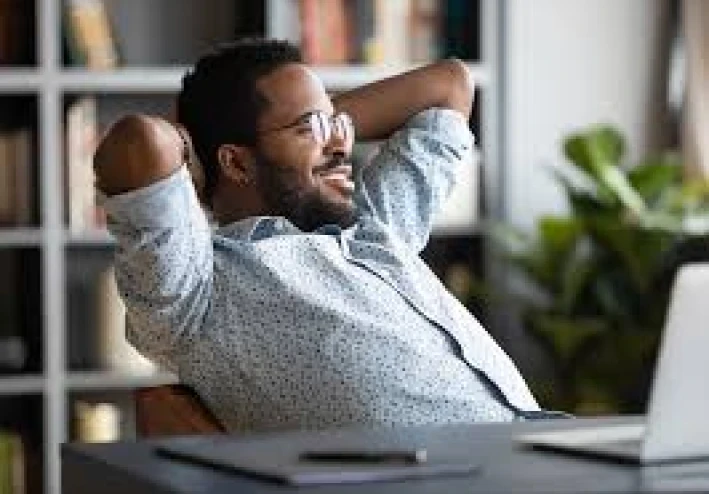 لماذا يعيش الأشخاص الإيجابيون لفترة أطول: كل حيلهم لتحقيق ذلك