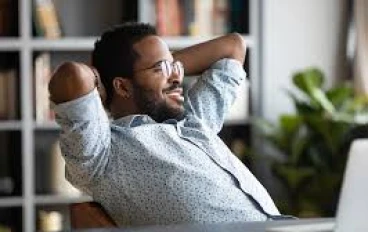 لماذا يعيش الأشخاص الإيجابيون لفترة أطول: كل حيلهم لتحقيق ذلك