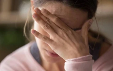 هذه هي الطريقة التي يساعدك بها الانفصال العاطفي على تحسين احترامك لذاتك (وإدارة التوتر)