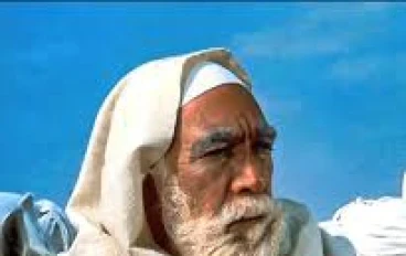 "عمر المختار: الرجل الذي تحدى جيشًا بأكمله في قلب الصحراء"