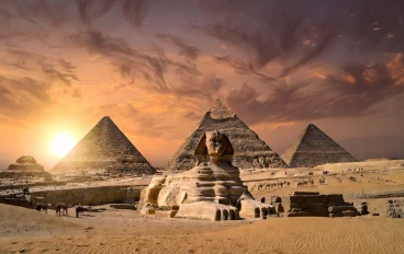 أهرامات الجيزة: عجائب العالم القديم التي تتحدى الزمن