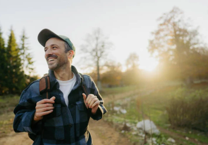 🧠✨ 10 عادات يومية تحسن صحتك النفسية وتجعلك أكثر سعادة