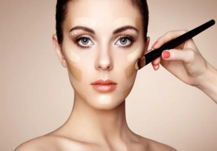 اضرار المكياج على البشرة