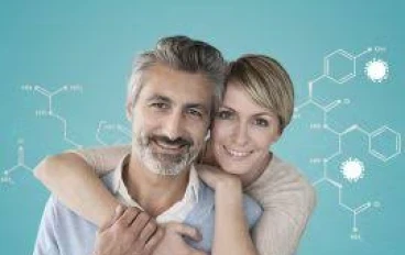 هذه هي الطريقة التي يساعدك بها الحنين إلى الماضي على الشعور بالشباب الأبدي من سن 50