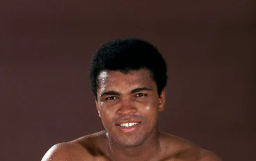 علي كلاي قصة البطل العالمي ورحلة الكفاح