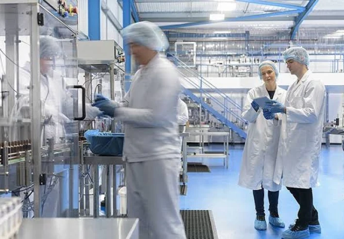 دور الاتمته في التطور الصناعي الدواءي والغذاءي