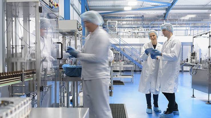 صورة مقال دور الاتمته في التطور الصناعي الدواءي والغذاءي 