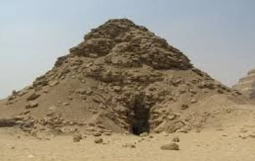 هرم أوسركاف: بداية تحوّل ملكي في عمارة الدولة القديمة