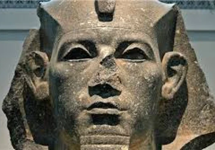 أمنمحات الأول: مؤسس الدولة الوسطى وباني الاستقرار بعد الفوضى