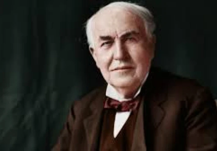 من الفشل المتكرر إلى رمز للابتكار: قصة نجاح توماس إديسون