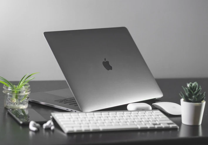 ماك بوك نيو - ما هو طرازه ولمن الأنسب؟