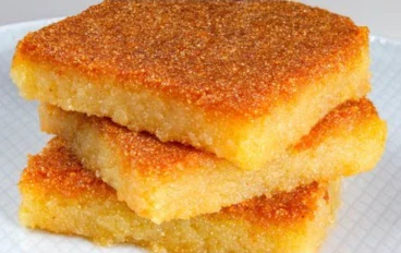 طريقة عمل البسبوسة بالزبادي هشة ومرملة مثل المحلات