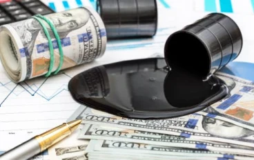 رهانات الأسواق تشتعل.. عقود النفط تسعّر سيناريو 150 دولاراً وسط اختناق هرمز