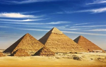 سحر الأهرامات وأسرارها الخالدة