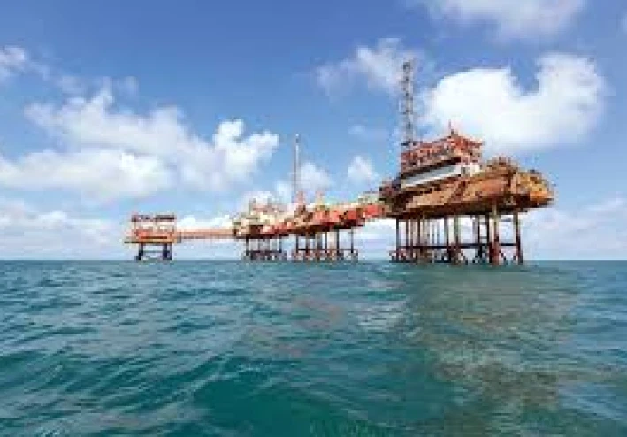 دليل شامل لأنواع خامات البترول عالميًا: معايير الجودة، التصنيف الفني، وأبرز الدول المنتجة