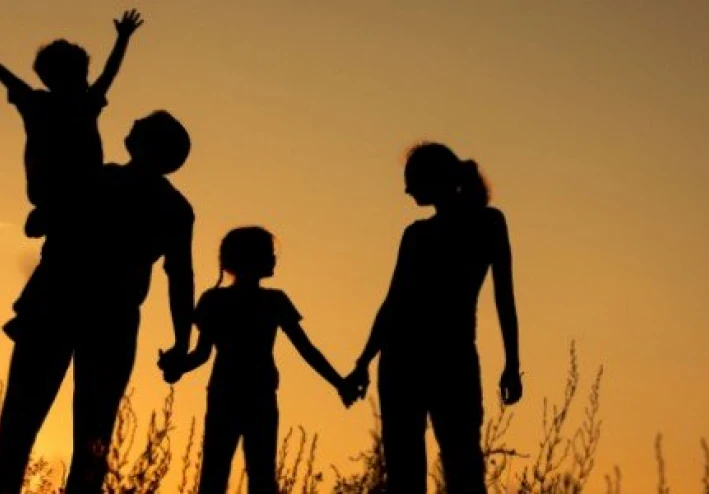 أساس بناء القيم الأسرية والمجتمع السليم