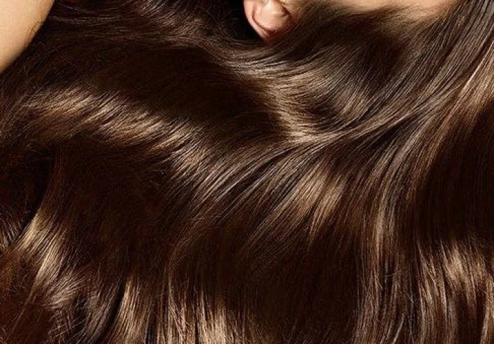 أفضل 10 وصفات طبيعية لتطويل الشعر ومنع التساقط في شهر واحد 2026 – دليل شامل ومجرب لشعر أطول وأقوى