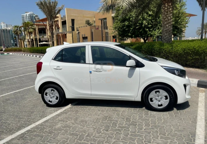 تأجير سيارات في دبي: دليلك لاختيار السيارة المثالية للرحلات اليومية والفاخرة