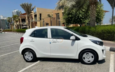 تأجير سيارات في دبي: دليلك لاختيار السيارة المثالية للرحلات اليومية والفاخرة